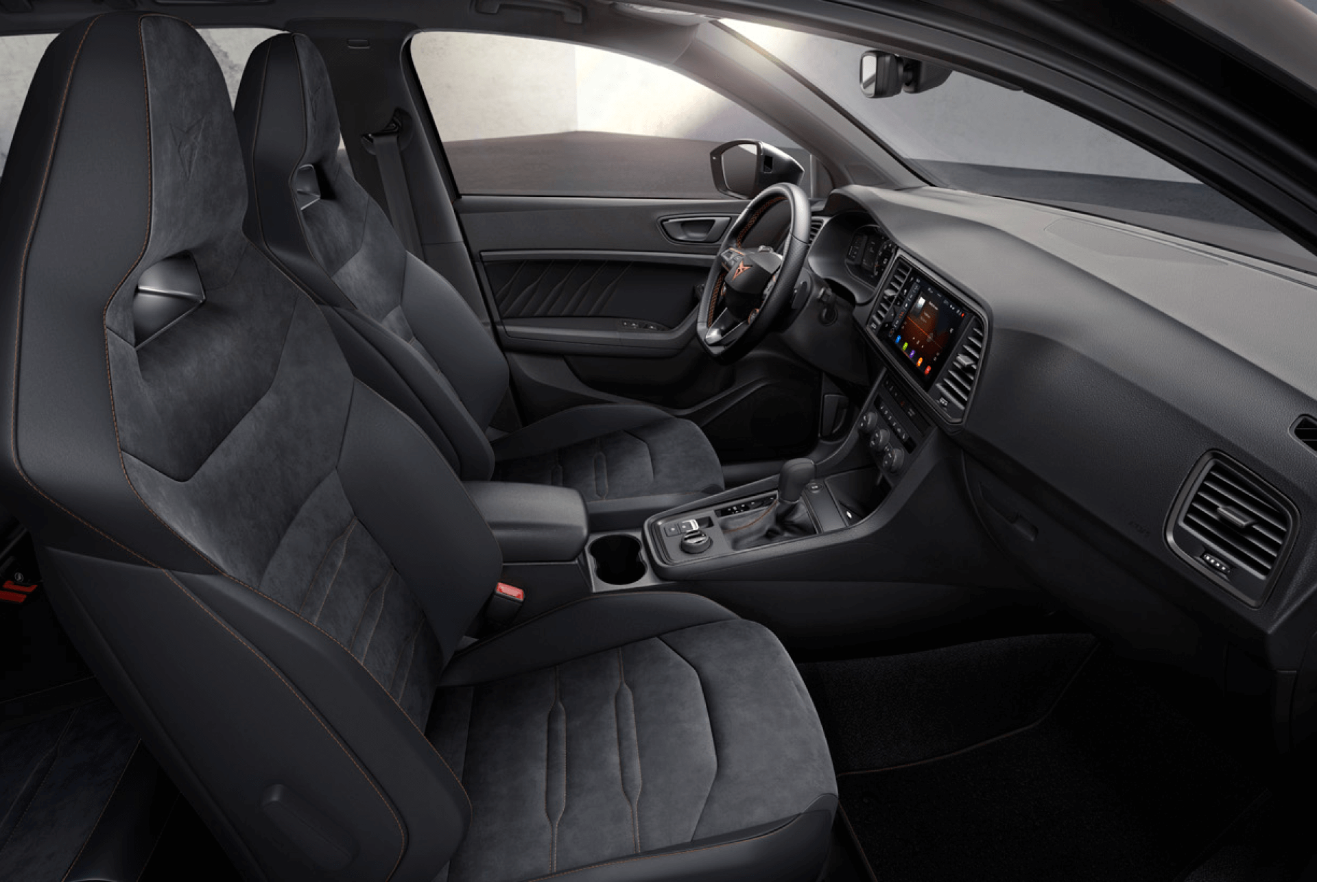 Interior view of the CUPRA Ateca with sporty standard upholstery, designed for a transcendent driving experience.